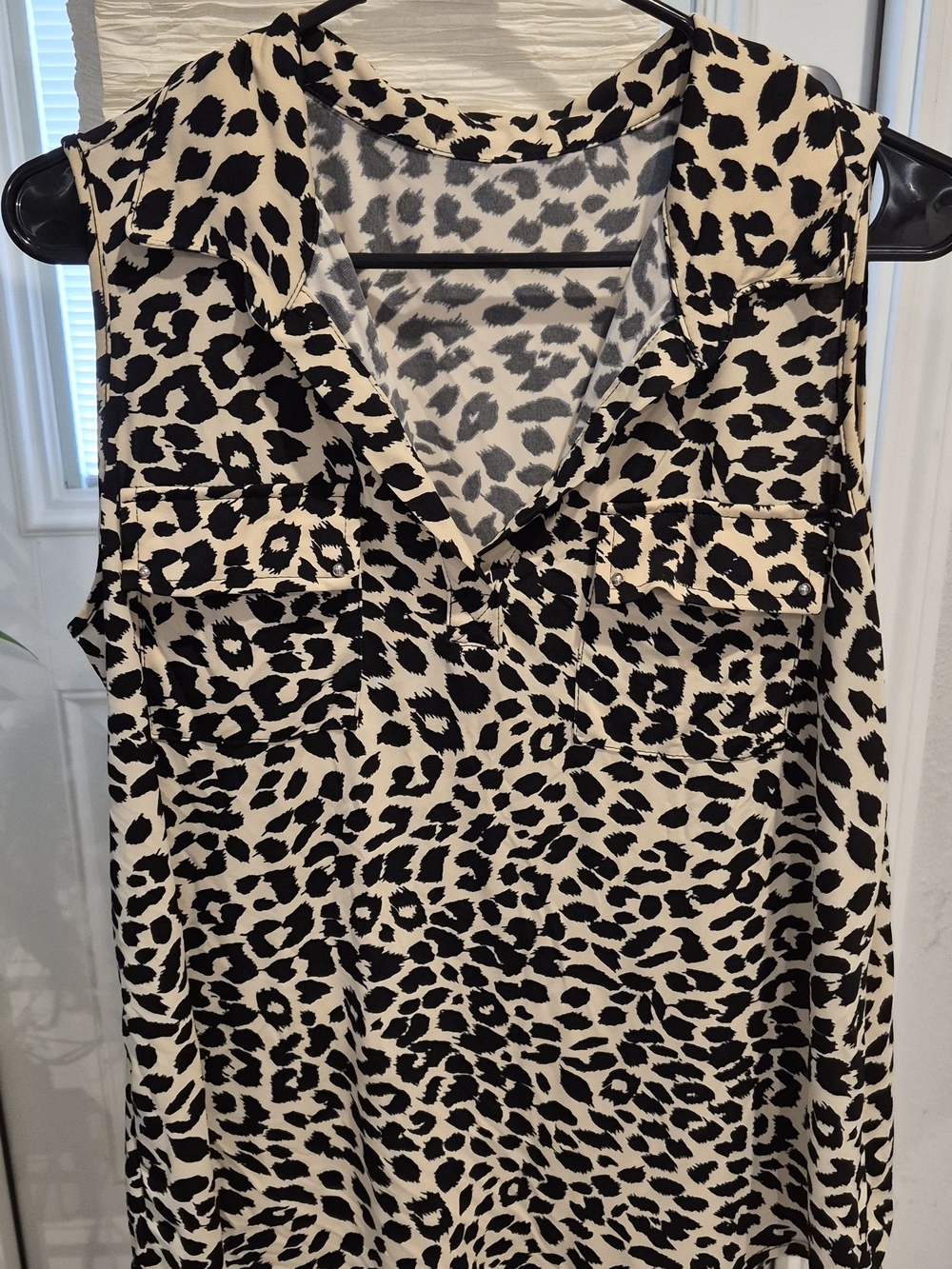 Source Unknown Black and Cream Leopard Print Sleeveless V-Neck Camisole